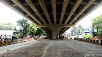 Plt Wali Kota Bandung Yana Mulyana mengatakan, flyover ini direncanakan bisa digunakan di akhir April mendatang.