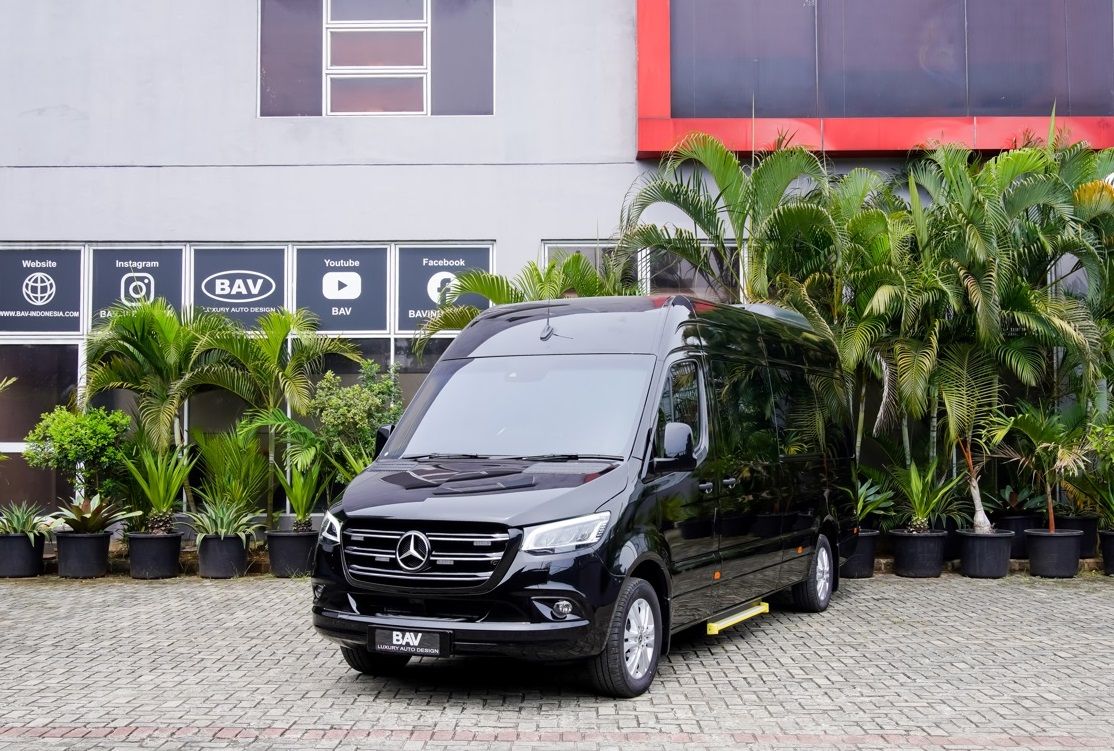 Modifikasi Interior Mercedes-Benz Sprinter ala Jet Pribadi