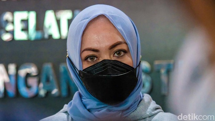 Angelina Sondakh bebas dari penjara. Sehari setelah bebas, Angelina Sondakh langsung mendatangi Balai Pemasyarakaran (Bapas) untuk wajib lapor.