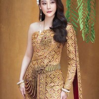 Nida Patcharaveerapong atau Tangmo bersama lima orang lain, termasuk manager bernama Gatick, pemilik kapal, dan tiga orang lain menumpangi sebuah speedboat pada Kamis, (24/2/2022) lalu. Setelah menghilang dan dilakukan 38 jam pencarian akhirnya ia ditemukan tidak bernyawa di Sungai Chao Praya pada Sabtu, (26/2/2022). Foto: Instagram @melonp.official