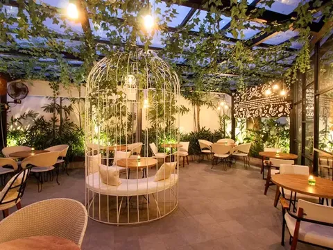 Noach Cafe and Bistro