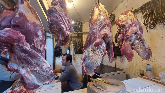 Pedagang daging sapi di Bandung Barat.