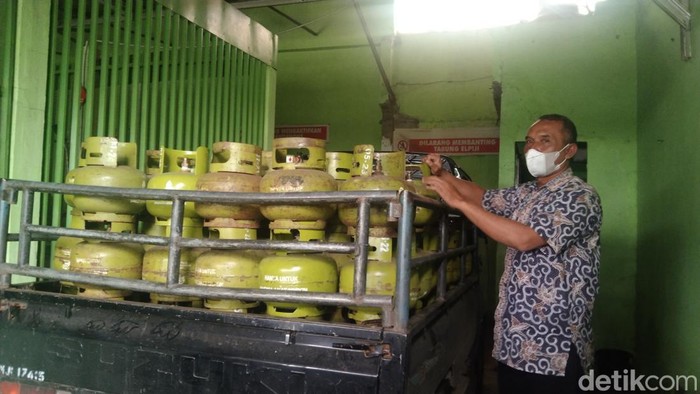 Penjual gas melon di Majalengka.