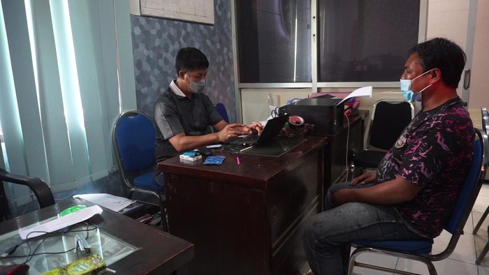 preman dikeroyok sopir truk