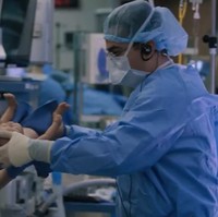 Jika melahirkan di kamar suite para ibu bisa mendapatkan akses untuk layanan salon, seperti, potong rambut, manicure, dan pedicure. Sedangkan untuk kamar suite yang lebih mahal, ibu yang melahirkan bisa mendapatkan doula pribadi. Foto: YouTube/Cedars-Sinai