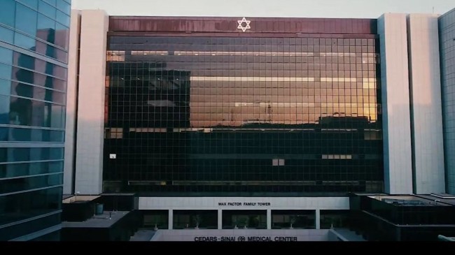 Nikita Willy dan Indra Priawan memilih rumah sakit Cedars Sinai di Los Angeles, Amerika untuk melangsungkan persalinan. Tak mau sembarangan memilih, rumah sakit tersebut rupanya merupakan langganan para selebriti Hollywood. Fasilitas yang ditawarkan pun cukup lengkap dan mewah. Foto: YouTube/Cedars-Sinai