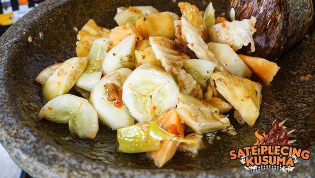 Rujak Buah Kuah Pindang