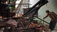 Madrasah Aliyah Madarisul Ulum ini berada di Kampung Kenari, Kasemen, Serang, Banten.
