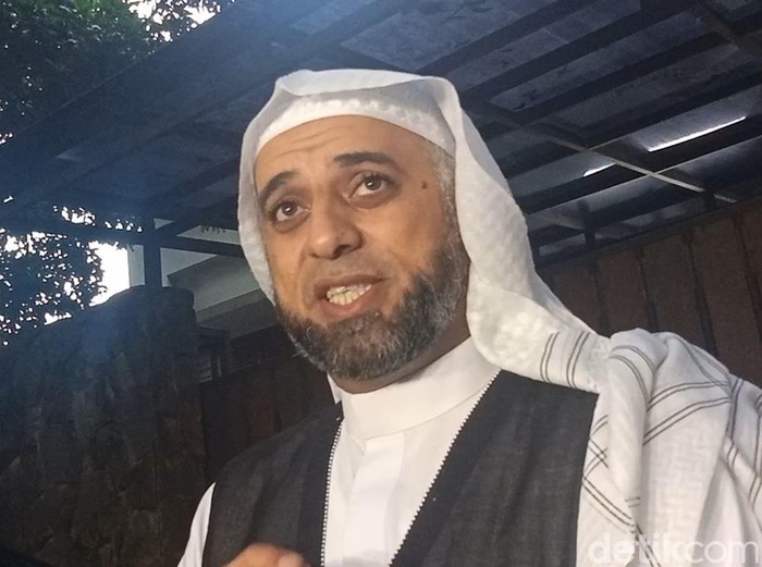 Syekh Muhammad Saleh Jaber hadir di acara akikah anak Atta-Aurel pada Jumat (4/3/2022).