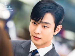 Transformasi Ahn Hyo Seop, Foto SMA Hingga Main di Drakor A Business Proposal