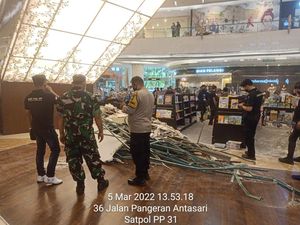 Polisi Selidiki Penyebab Ambruknya Ornamen Lippo Mall Kemang