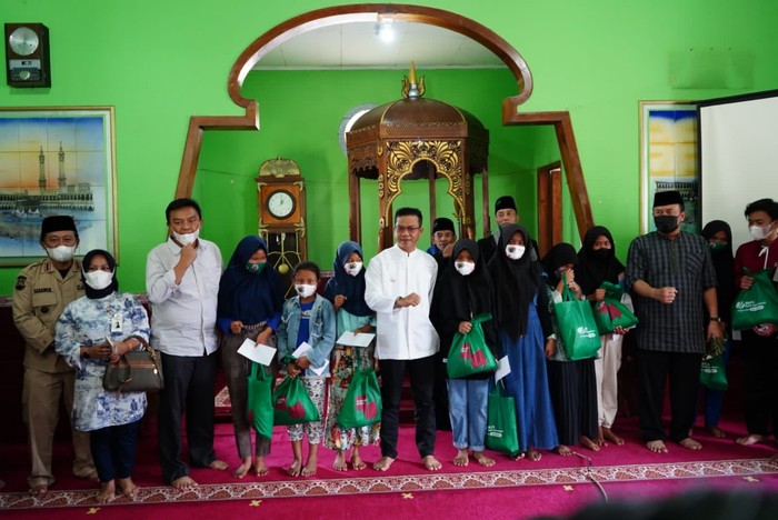 Bupati Bandung Lakukan Jumat Keliling
