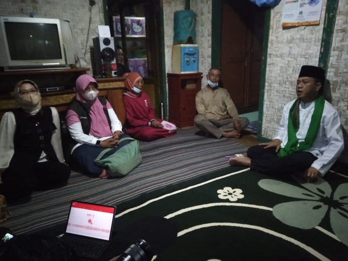 Bupati Bandung Menginap di Rumah Warga