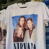 Ketika gambar dan grup band tidak sesuai. Mungkin biar anti mainstream kali ya, makanya gambar dan tulisannya sengaja dibuat nggak sesuai. Bagaimana menurutmu? Foto: Instagram