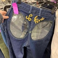 Buat yang ingin tampil seksi saat mengenakan celana panjang, mungkin celana panjang dengan desain yang satu ini bisa jadi pilihan. Berani coba pakai? Foto: Instagram