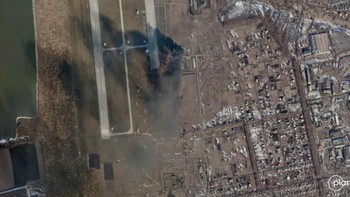 Pangkalan Udara Chuhuiv Ukraina pada 24 Februari 2022, seperti yang terlihat oleh satelit yang dioperasikan oleh perusahaan Planet. Foto: Maxar Technologies