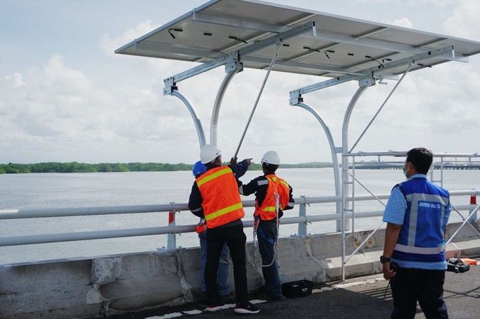 Groundbreaking PLTS di Tol Bali Mandara