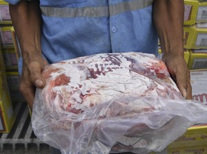 Impor Daging-Buah Anjlok Jelang Ramadan, Ada Apa?