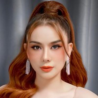 Aku butuh waktu untuk melupakan kenangan. Sebenarnya aku masih memiliki perasaan untuk Phi Hung dan ingin memiliki kesempatan untuk kembali. Tapi sekarang setelah mantan suamiku punya yang baru, aku hanya bisa berdoa agar dia bahagia,” ucap Lam Khanh, seperti dikutip VN Express. Foto: dok. Instagram