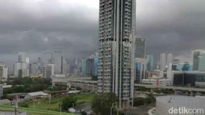 Langit Mapang, Jakarta Selatan siang ini