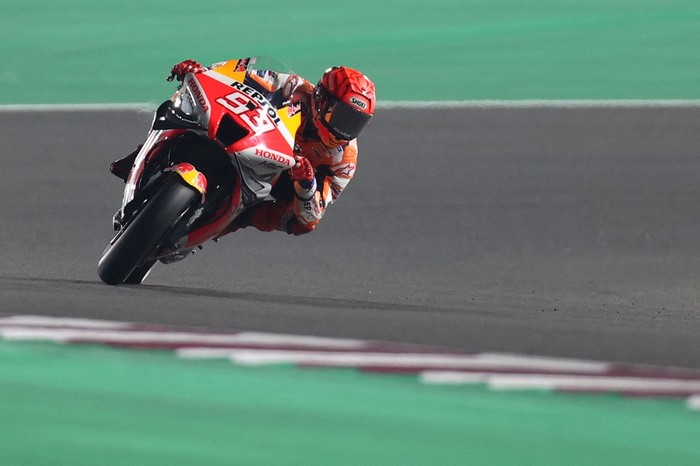 Repsol Honda Teams Spanish rider Marc Marquez drives during the second free practice session ahead of the Moto GP Grand Prix of Qatar at the Lusail International Circuit, in the city of Lusail on March 5, 2022. (Photo by KARIM JAAFAR / AFP)