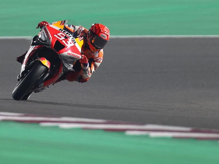 Repsol Honda Teams Spanish rider Marc Marquez drives during the second free practice session ahead of the Moto GP Grand Prix of Qatar at the Lusail International Circuit, in the city of Lusail on March 5, 2022. (Photo by KARIM JAAFAR / AFP)