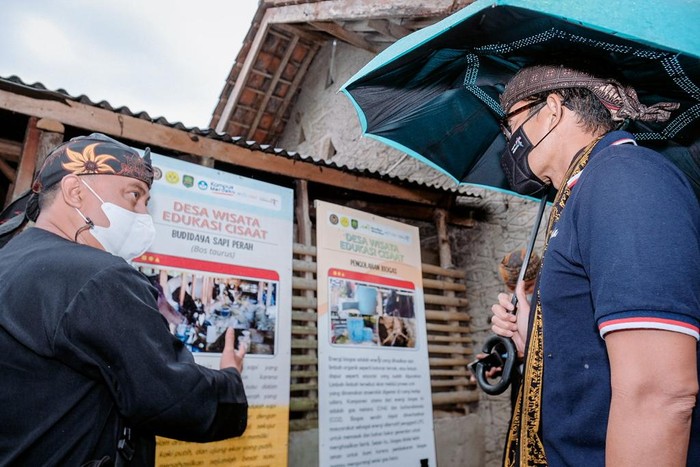 Menteri Pariwisata dan Ekonomi Kreatif/Badan Pariwisata dan Ekonomi Kreatif Sandiaga Salahuddin Uno mendorong Desa Cisaat, Subang, Jawa Barat, untuk masuk ke dalam Jaringan Desa Wisata (Jadesta) melalui keikutsertaan dalam ajang Anugerah Desa Wisata Indonesia (ADWI) 2022.