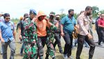 Momen Mencekam Evakuasi Karyawan PTT Selamat dari Pembantaian KKB