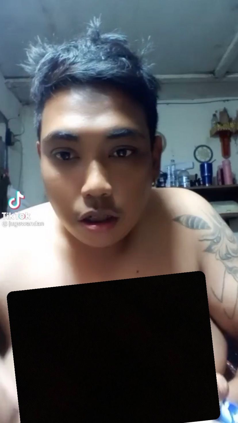 Orang Thailand Pamer Video Makan, Netizen Malah Salah Fokus dengan Dadanya
