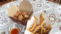 Bakso Goreng Soekajadi tak boleh sampai dilewatkan. Rasanya gurih dan bertekstur renyah yang enak dijadikan camilan. Harganya mulai dari Rp 45.000. Foto: detikFood/Yenny Mustika Sari