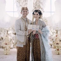 Belva Devara dan Sabrina Anggraini menikah hari ini. Setelah menjalani lamaran yang sempat viral, pasangan tersebut akhirnya sudah resmi menjadi suami istri. Foto: Instagram @belvadevara