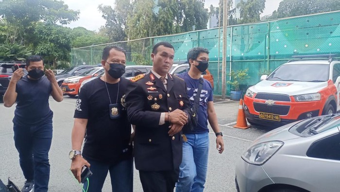 Polisi gadungan berpangkat 'Komjen' diciduk usai tipu perempuan di Jaktim