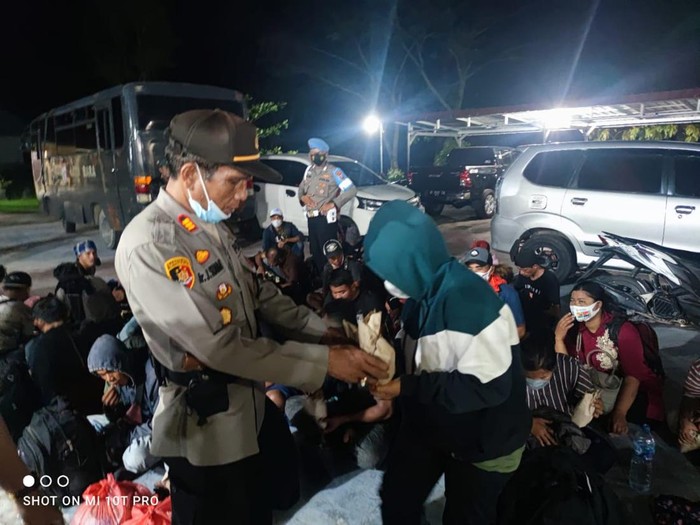 Polisi mengamankan 34 orang PMI Ilegal di Desa  Pahlawan, Kabupaten Batu Bara. (Istimewa)