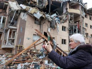 Ukraina Kecam NATO Tak Berlakukan Zona Larangan Terbang