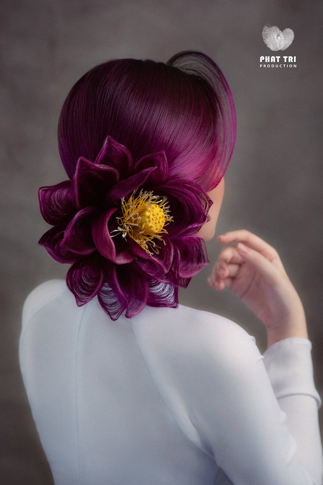 Bagi penata rambut Nguyen Phat Tri, rambut adalah media untuk berkreasi sebebas mungkin. Karya-karyanya pun viral dan bikin netizen takjub. Foto: Facebook/ Phattri_Nguyen