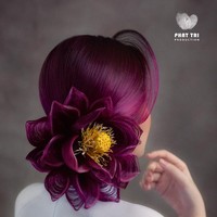 Bagi penata rambut Nguyen Phat Tri, rambut adalah media untuk berkreasi sebebas mungkin. Karya-karyanya pun viral dan bikin netizen takjub. Foto: Facebook/ Phattri_Nguyen