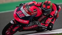 Pebalap asal Spanyol itu menjadi satu-satunya perempuan yang ikut bersaing dengan para rider laki-laki di lintasan, termasuk wakil dari Indonesia yaitu Mario Aji.Foto: doc. Twitter BOE SKX @boemotorsports