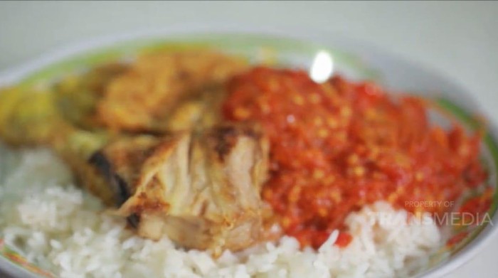 Sego Sambel Mak Yeye Surabaya Pedasnya Gak Ketulungan