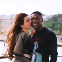 Clarence Seedorf mengaku ia sudah menjadi seorang muslim. Mantan gelandang AC Milan, Real Madrid, dan Ajax itu mengumumkanya di Instagram beberapa waktu lalu. Seedorf pun berterima kasih atas respon dan dukungan positif dari orang-orang di sekitarnya, terutama sang istri.Foto: Instagram @sophiamakramati_