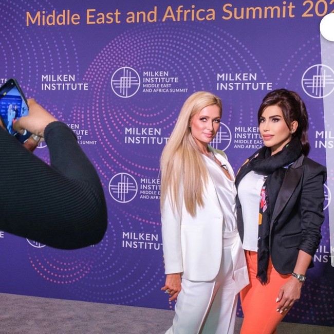 Dilihat dari media sosialnya, istri Clarence Seedorf itu adalah seorang pengusaha di bidang fashion dan kecantikan. Foto: Instagram @sophiamakramati_