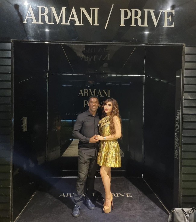 Aku sangat gembira dan senang bisa bergabung dengan semua saudara dan saudariku di seluruh dunia, terkhusus untuk Sophia-ku tersayang yang sudah mengajariku tentang makna Islam dengan lebih mendalam, tulis Clarence Seedorf. Foto: Instagram @sophiamakramati_