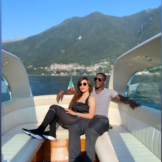 Sophia dan Seedorf terlihat sering menghabiskan waktu untuk keliling dunia bersama. Dilihat dari postingannya, mereka kini tinggal di Dubai. Foto: Instagram @sophiamakramati_