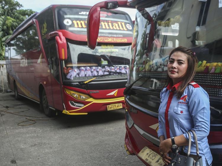 Kenalan dengan Sopir Bus Wanita PO Agra Mas: Liena Ozora