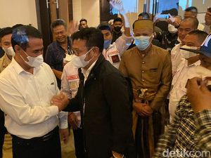 Hadir di Arena Mubes IKA Unhas, JK-SYL Beri Selamat ke Amran Sulaiman