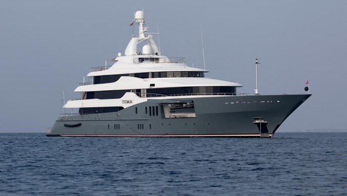 UKRAINE-CRISIS/MALDIVES MySky superyacht owned by Russia's Igor Kesaev is seen in the waters of the Indian Ocean near Male, Maldives, March 4, 2022. REUTERS/Dhahau Naseem