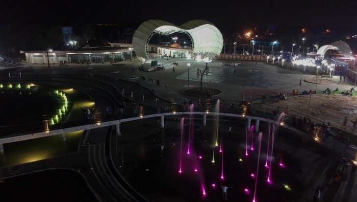 WISATA TAMAN WISATA PASIR KENCANA PEKALONGAN wisata air di Taman Wisata Pasir Kencana, Pekalongan, Jawa Tengah, resmi dibuka. Taman ini dibangun oleh Kementerian PUPR dengan anggaran Rp 30 miliar.
