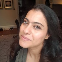 Di usia 47 tahun, Kajol terlihat cantik dan menawan. Ia pun tak segan memperlihatkan wajah tanpa makeup mendekati usia paruh baya. Foto: Instagram