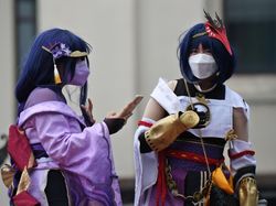 Bikin Terpana! Aksi Cosplayer di Pameran Mainan dan Komik Jakarta