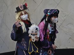 Bikin Terpana! Aksi Cosplayer di Pameran Mainan dan Komik Jakarta