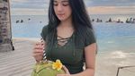 Pesona Cantik DJ Una Saat Makan Es Krim hingga Makan Malam Romantis